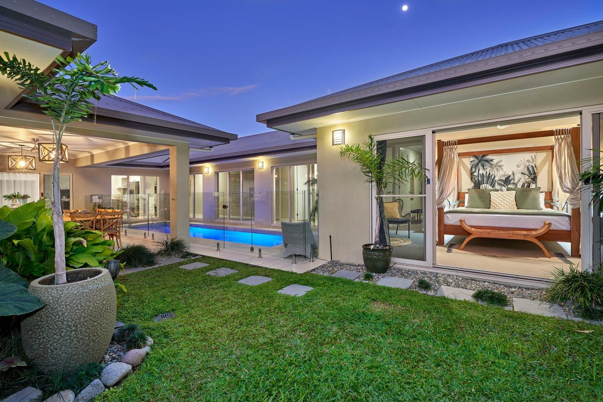 Escapades @ Palm Cove Villa Exterior photo